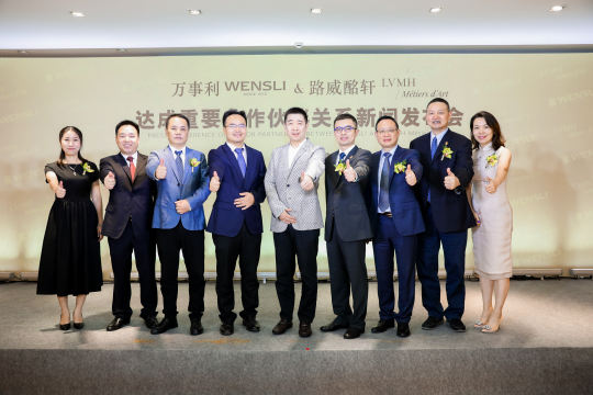 设计吸引人的活动宣传物料，吸引更多媒体和观众的关注