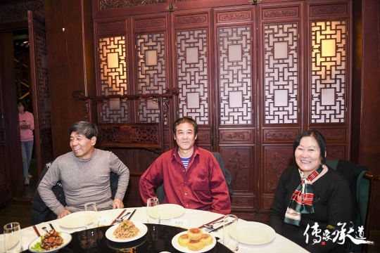 参与者上传心仪的照片，与众人共享