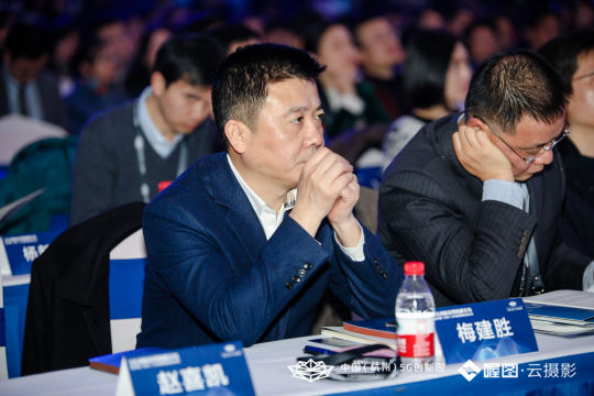 参会者可以和业界大咖面对面交流，直接获得专业的指导和建议