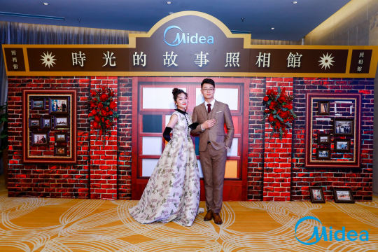 提供照片直播服务，让更多人能够实时感受活动的精彩时刻