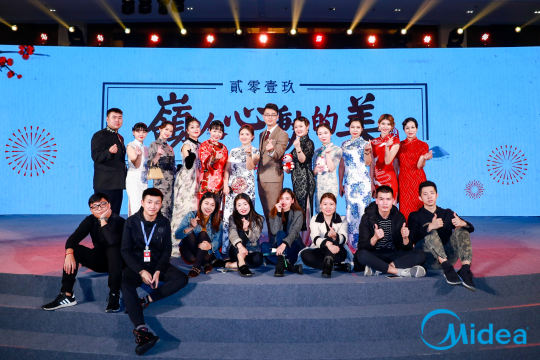 活动现场将充斥着欢乐和喜庆的氛围，为参与者带来难忘的体验
