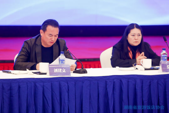现场照片直播，将精彩瞬间实时传递给参会者
