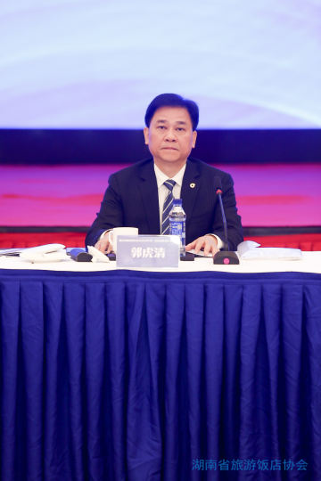 与会者和观众共同体验活动氛围和重要时刻