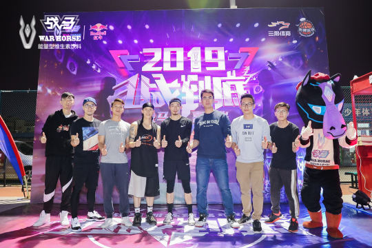 利用照片直播与赞助商合作，提升品牌曝光率