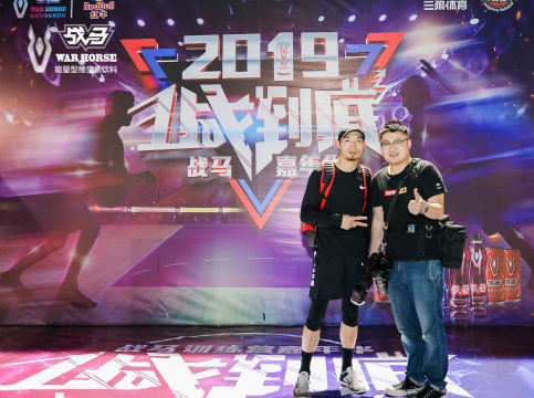 打造精美活动纪念品，让参与者带着回忆离开