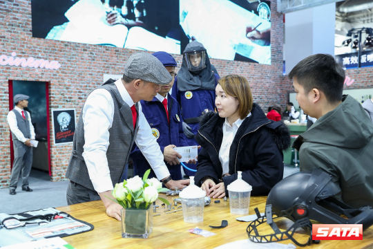 活动现场将展示最新的汽保产品和解决方案，吸引参与者的关注