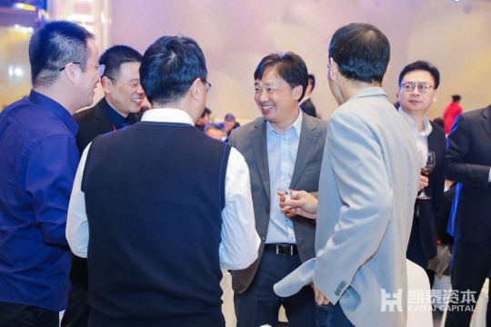 友谊赛，参与精彩的运动项目，培养团队合作精神和体育健康意识