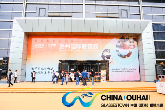 安排照片直播案例展示区，展示行业内成功的照片直播实践