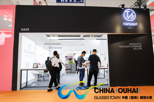 提供展商推广服务，帮助展商扩大品牌影响力和业务机会