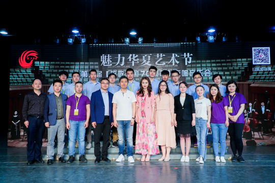 曲目：经典与现代结合，演奏中国和世界各国的优秀作品