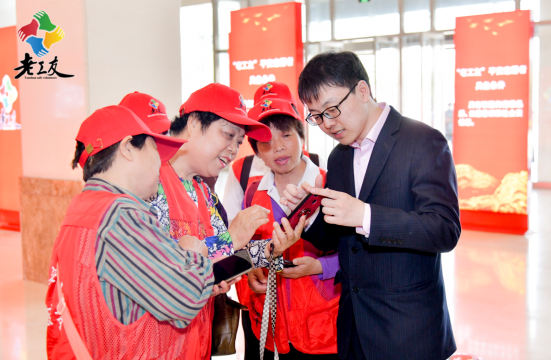 集结志愿者，共同传递关爱与温暖的力量