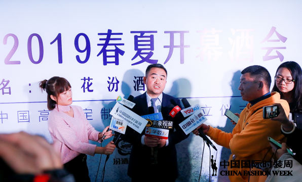 精心准备活动礼品，回馈观众的支持和参与