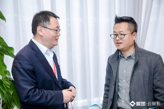 激励摄影师和参与者分享他们的照片直播体验
