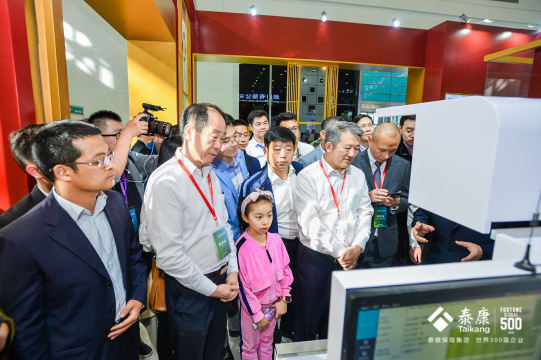 为参与者提供纪念品和奖品抽奖活动，丰富活动体验，留下美好回忆
