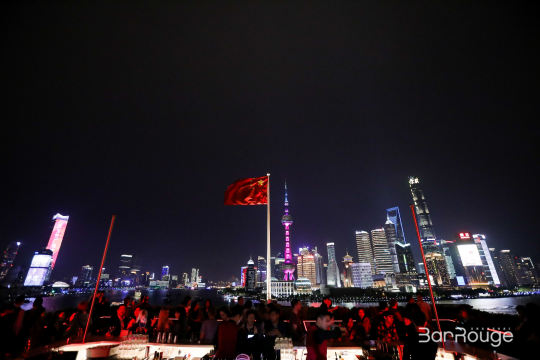 摄影师和机构可以选择喔图云摄影平台快速享受照片直播服务