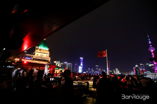 我们致力于不断创新和提升照片直播技术，让活动更具吸引力