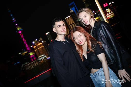参与者可以在活动现场亲身体验照片直播的魅力