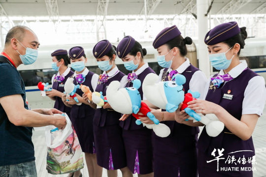 营造逼真、清晰、稳定的照片直播效果