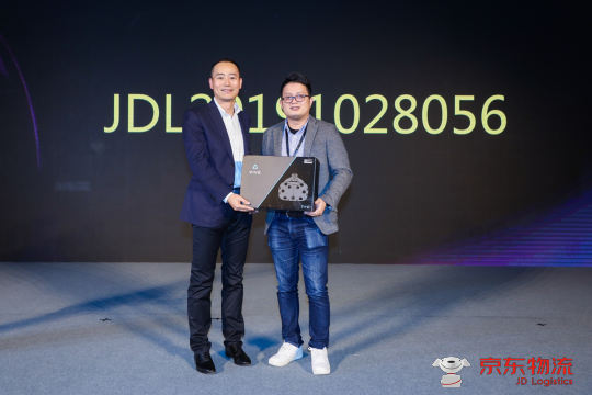 我们相信，照片直播技术的运用将为活动现场增色