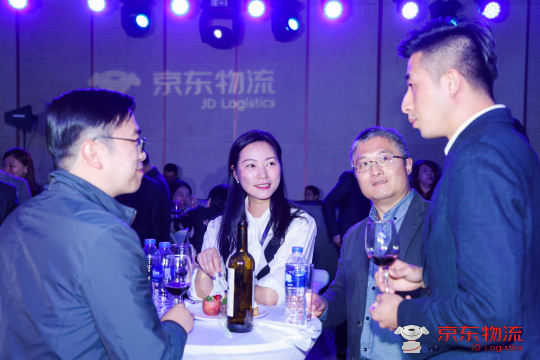 本次活动将不仅仅是企业间的交流，并为客户和合作伙伴提供展示平台