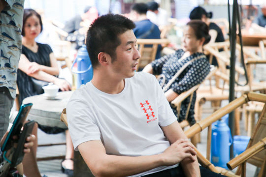 安排“越巴适越成都”的主线活动和汽车文化探究活动