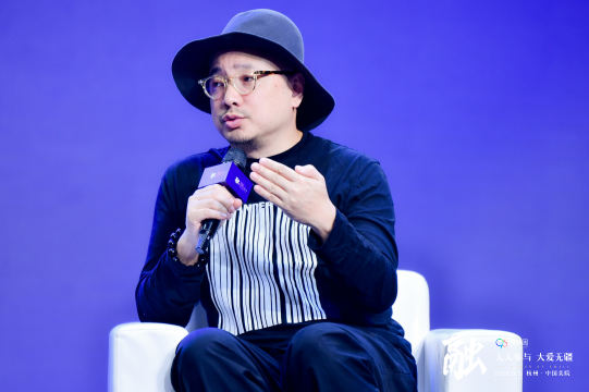 提供相关媒体文件、报告和信息资料，加深参与者了解公益的认识和思考