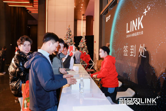 为大家提供商务接待和客户关系服务，以回馈长期支持和关注的合作伙伴