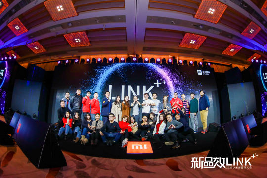 开发了各种资料、图像和视频，以向大家呈现新品的优点、功能和特点