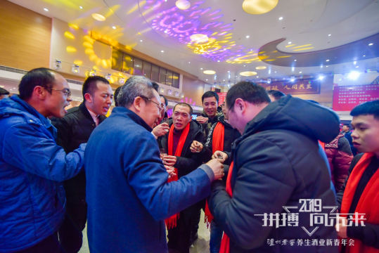 活动结束后，参与者可以加入线上平台，回顾照片直播和现场精彩瞬间