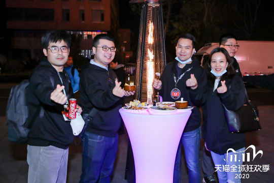 现场照片直播不仅可以展示完整的画面，也可以让您了解每个细节的特写和感受