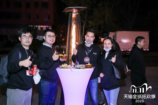 我们将为您带来特别优惠，让您在这个节日里会享受到过往无法体验到的尊贵待遇