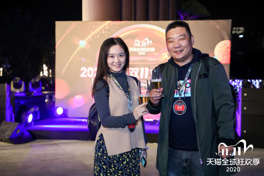 现场照片直播将通过高清的照片带给您最真实的现场体验，让您身临其境