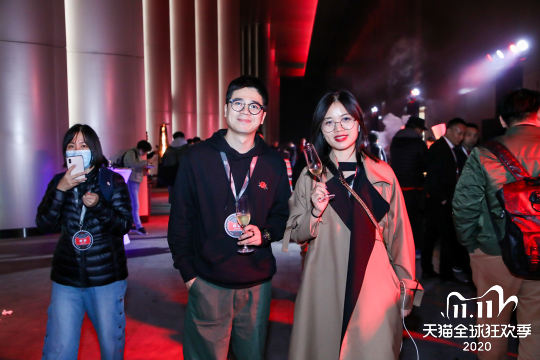 筹备阶段，我们将选择最佳的设备和摄影师，以保证为您带来高质量的服务