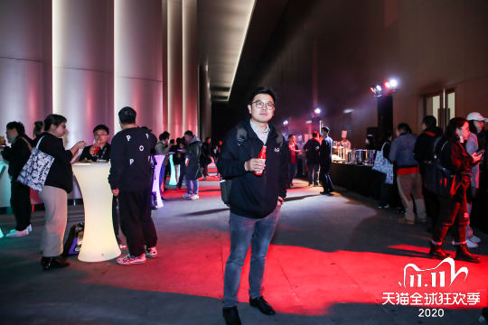 我们会为您提供应有尽有的相关照片直播服务，让您不错失一丝精彩