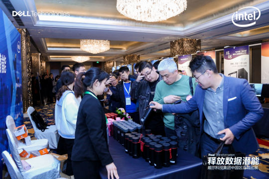 照片直播技术提供了与全球观众实时互动的机会