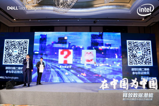 照片直播将巡展活动的精彩延续，传递科技的力量与美好