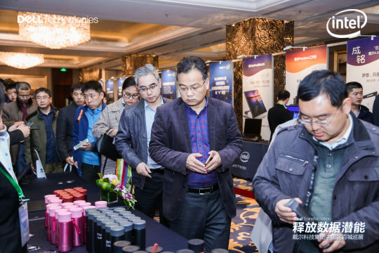 现场照片直播案例展示巡展活动的魅力和影响力