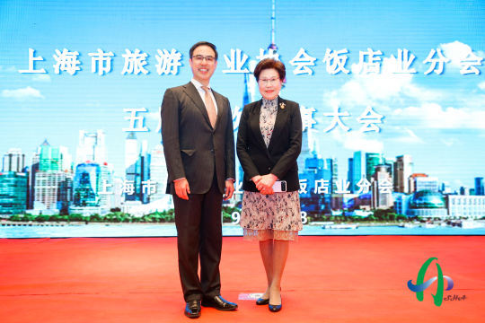 专业摄影团队：为现场照片直播提供全面支持和服务保障