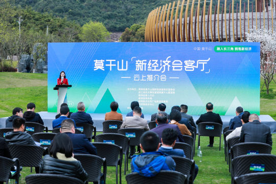 制定公关方案，提升活动知名度和美誉度