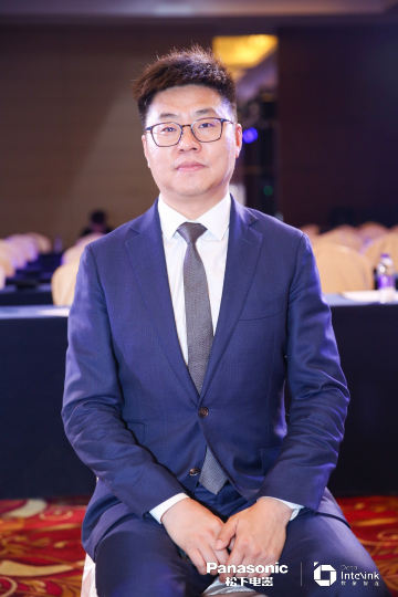 确定现场照片直播为活动特点，增强活动的实时性和趣味性，吸引更多观众