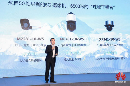 确定现场签到和证件领取的规则和流程，确保现场秩序和嘉宾安全顺畅