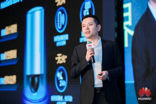 制定活动总结的方案，并按照活动特点和工作重心完成活动推广和公关工作