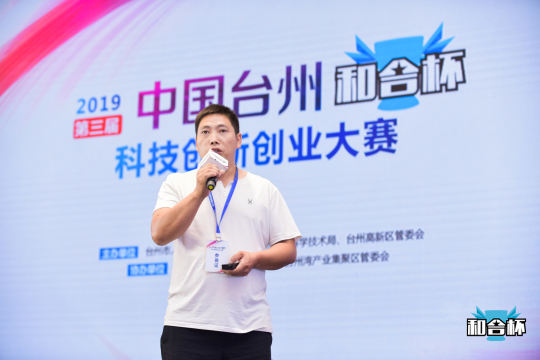 在网站和社交媒体上发布活动新闻