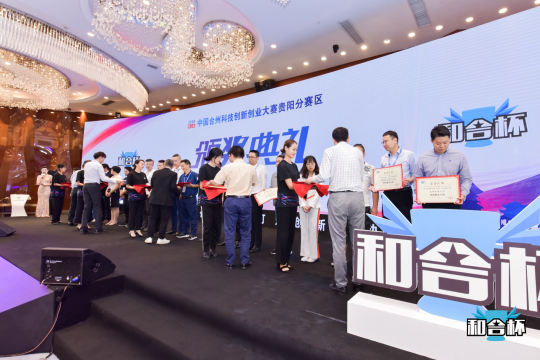 确定现场摄影团队