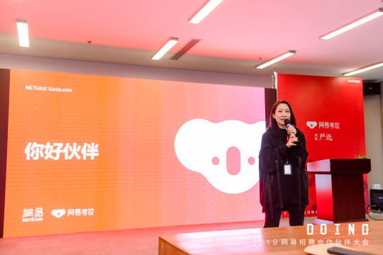 活动现场将设置照片直播展示区，供观众近距离体验照片直播的魅力