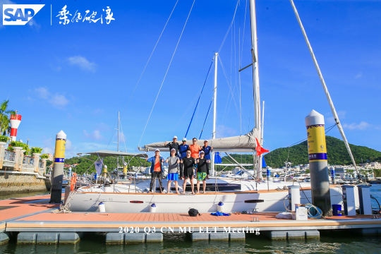 活动演讲和研讨环节贯穿整个活动，提供了深入洞察未来科技趋势的机会