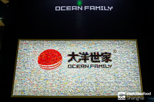 准备好为现场和线上观众提供的礼品和纪念品