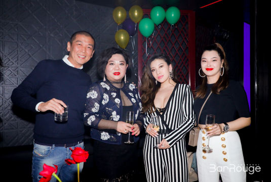 狂欢节日将给予参与者无尽的狂喜和欢乐
