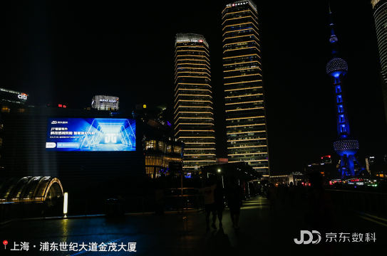 与照片分享平台不同，照片直播能够实时传输照片，让参与者感到更加紧密地参与到活动中来