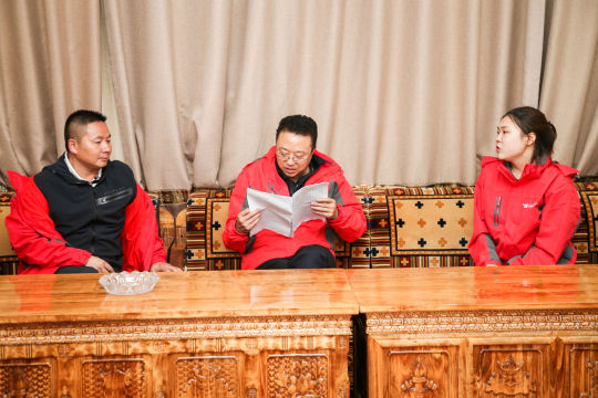 现场照片直播将捕捉选手们奋力拼搏的一刻，让观众全程感受比赛的精彩